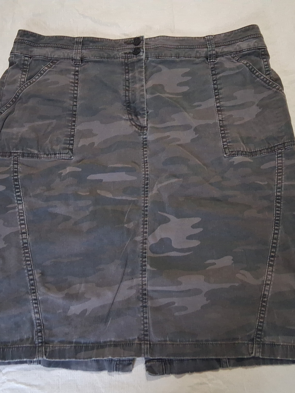 Loft Curvy Size 14 Womens Gray Camouflage Camo Cargo Pocket Skirt Grunge Country